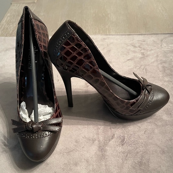 Charles by Charles David platform faux croc women’s Heels Size 6.5 office siren - Picture 6 of 8